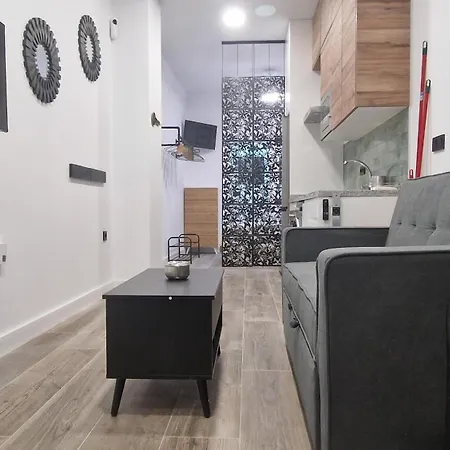 Loft De Rota شقة